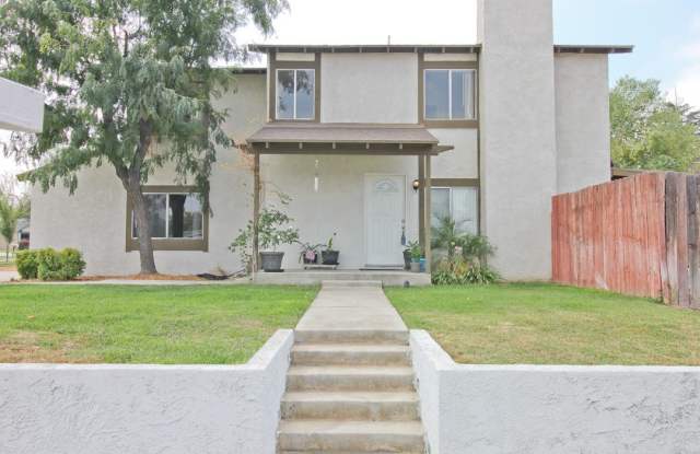 3 Bedroom 2.5 Bath Plus Bonus Room Available in Redlands! photos photos