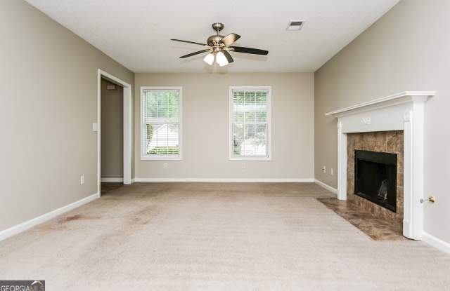 10253 Commons Crossing Gallery 2