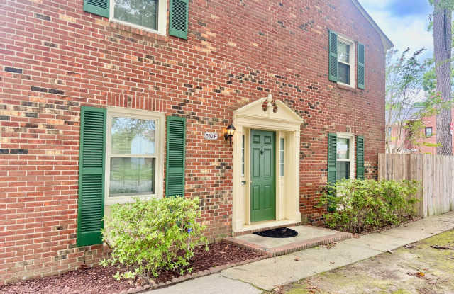 3 bedroom/1.5 bathroom-Courthouse Green Gallery 1