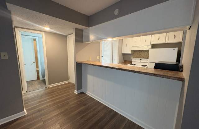 2BD/2BA Condo in Whispering Oaks. photos photos