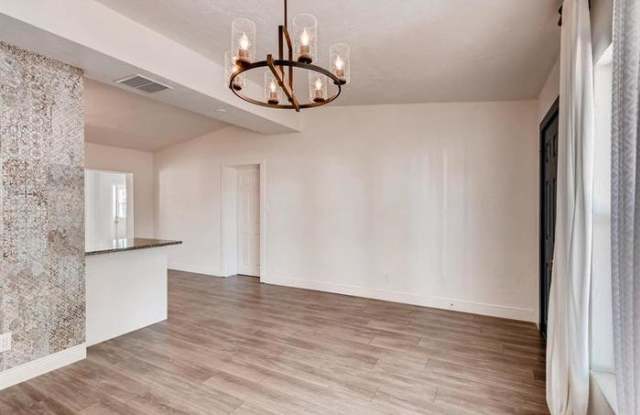 6193 39th Avenue North Gallery 3