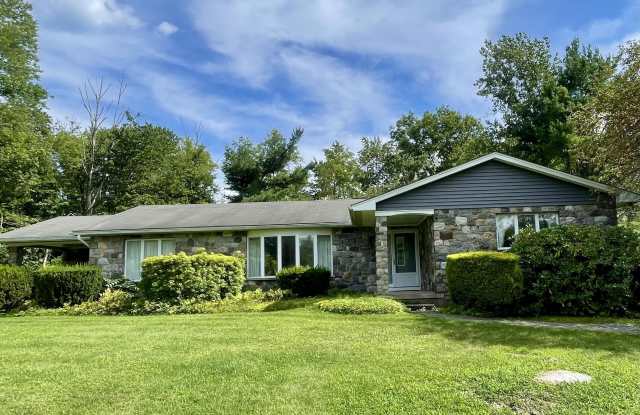 5130 Mountain View Drive Gallery 1