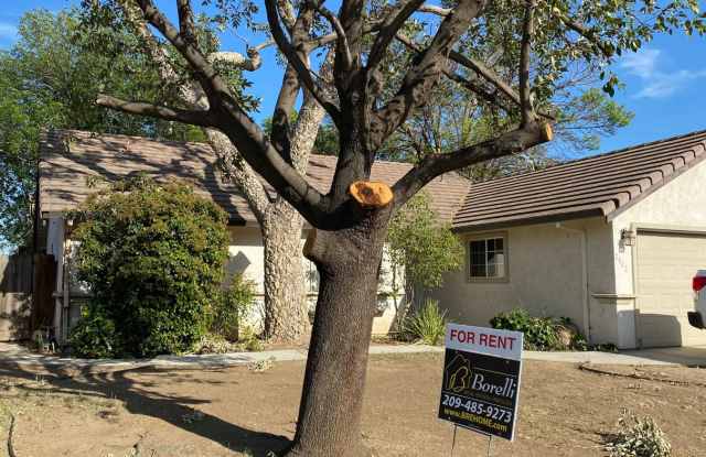 REDUCED!! Great Location in College Greens Area, Cozy 3 Bedroom 2 Bath Home for Rent! - 2042 Hastings Drive, Los Banos, CA 93635 REDUCED!! Great Location in College Greens Area, Cozy 3 Bedroom 2 Bath Home for Rent! - 2042 Hastings Drive, Los Banos, CA 93635
