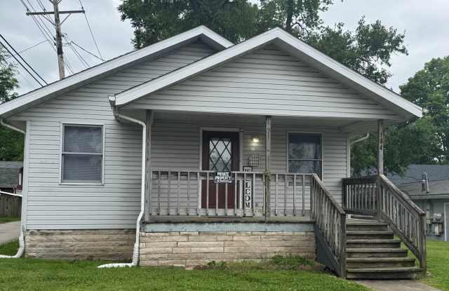 104 E Grimes Lane Gallery 1