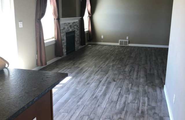 7717 N Ash Ln. Gallery 4
