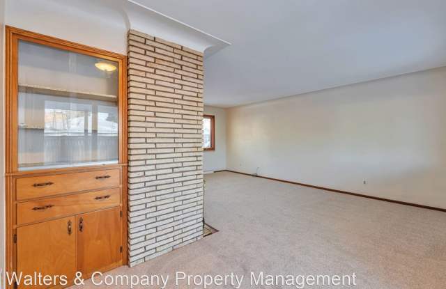 685 S. Washington Cir. Gallery 3