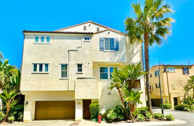 Beautiful, Newer, Townhome with Attached 2-Car Garage, Featuring Light, Bright, Open Living Space  Floorplan in Oceanside! - 5095 Tranquil Way, Oceanside, CA 92057