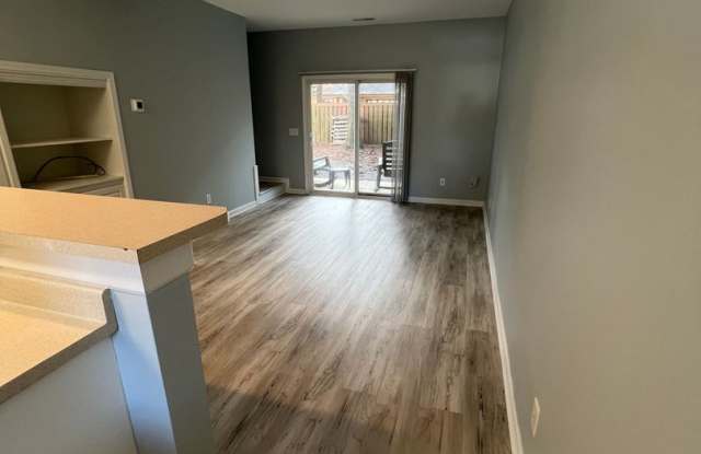 Introducing our charming two-story townhouse located in the heart of Wilmington, NC. Gallery 3