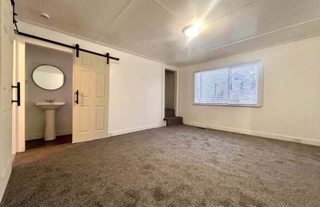 Four Bedroom Home in Northwest Grand Rapids - Rent Special! photos photos