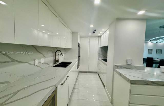 9801 Collins Ave photos photos