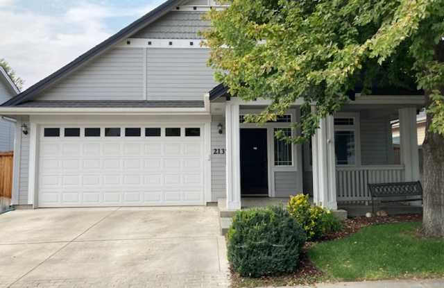 Beautifully Unique Eagle Home photos photos