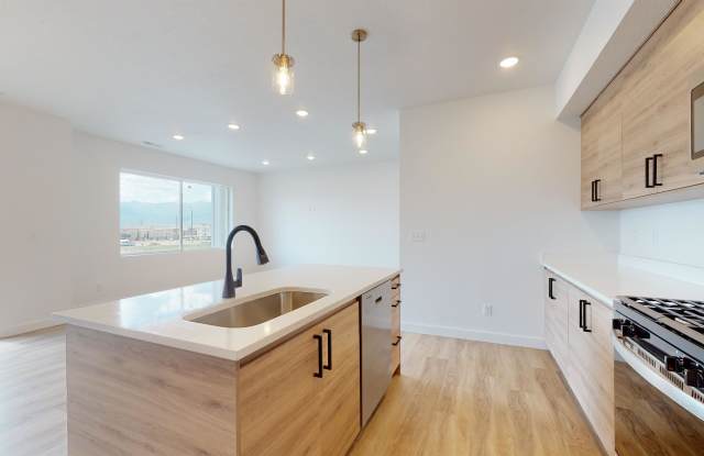 1234 South Sawmill Boulevard - 207 Gallery 2