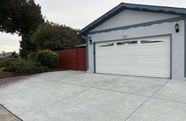 Charming 3 Bedroom, 2 Bathroom Home for rent in Newark - 6482 Flanders Drive, Newark, CA 94560