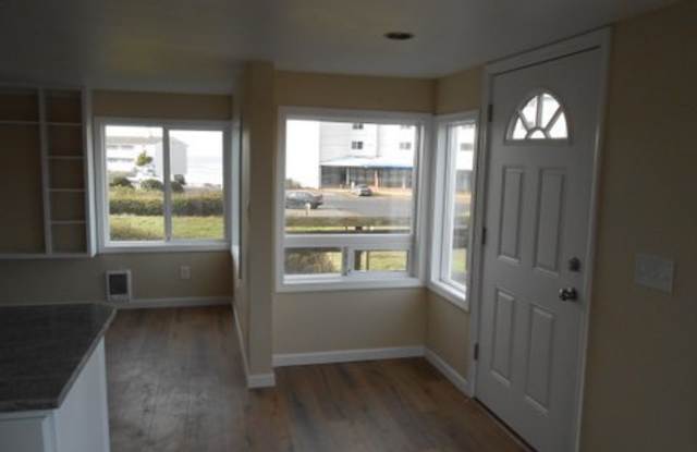 2 Bedroom Cottage - close to the ocean! photos photos