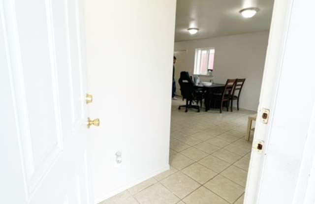 2104 SE Polar Star Way Gallery 4