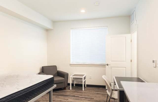 University Flats Phase II - Student Housing Gallery 2