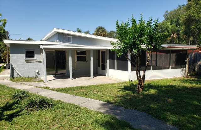 208 Maurice Avenue Gallery 2