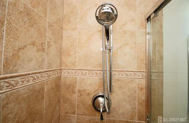 7 Gardenia Court - 7 Gardenia Court, Sayreville, NJ 08872