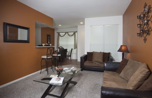 Las Palmas Apartments Gallery 4