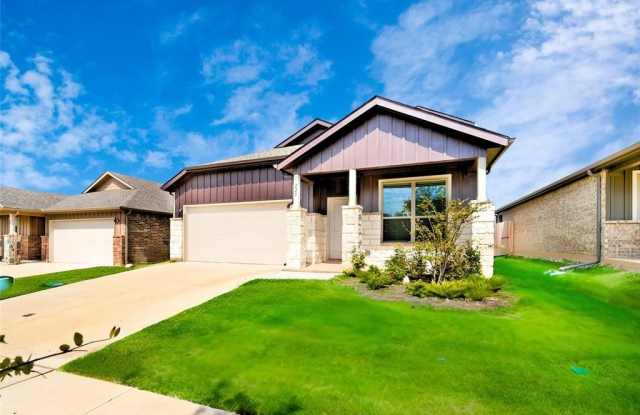 137 Fairmeade Drive - 137 Fairmeade Drive, Terrell, TX 75160