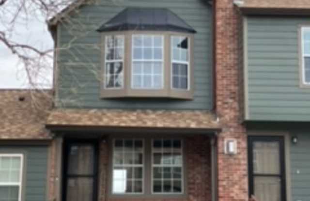 Fully Renovated Townhome in Great Aurora Community photos photos