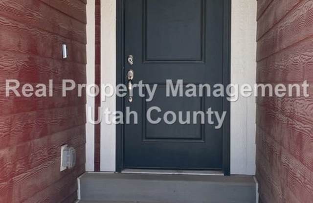 New Lower Price! Pet Friendly Townhouse Plus $500 off first full month rent Gallery 3