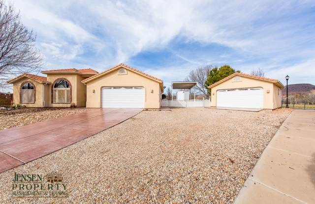 Beautiful Furnished Home- Short Term Lease available through December 31st, 2025 - Utilities Included - 332 South Parkside Circle, St. George, UT 84770