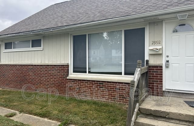 2992 E Moreland Dr photos photos