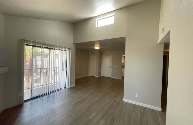 Lovely 2 Bedroom 2 Bath with Fireplace! photos photos