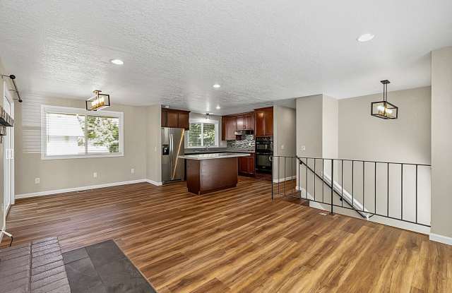 Desired Location in the heart of Shoreline Gallery 3