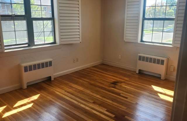 1BR w/ Pool in Waltham | Remodeled and Ready to Rent! Gallery 1