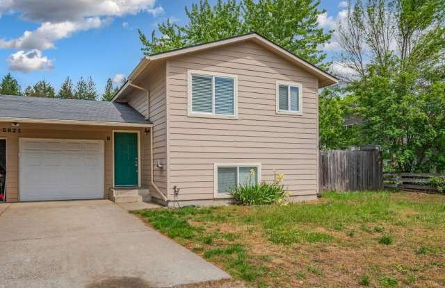 2 bed 1.5 townhome with fenced yard photos photos