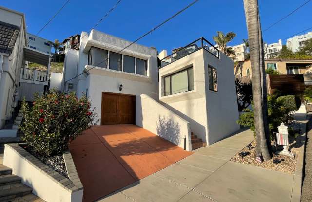 Ocean View 3-Bedroom House on Bay St. walkable to the Beach photos photos