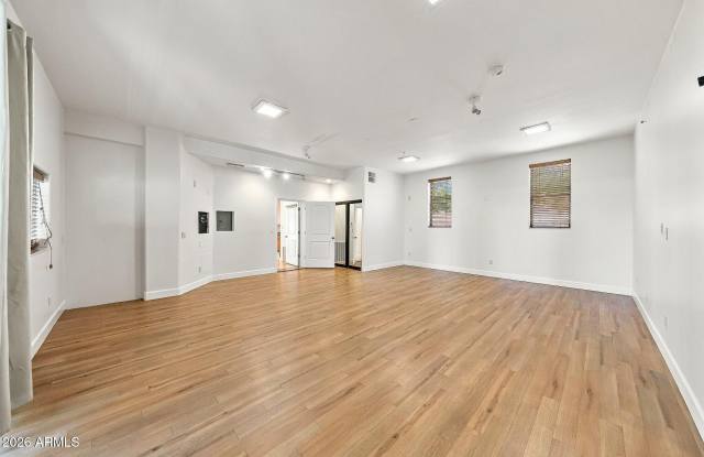 6228 E PERSHING Avenue Gallery 4