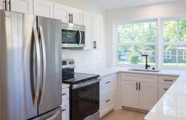 1711 Hortense Place NW Gallery 3
