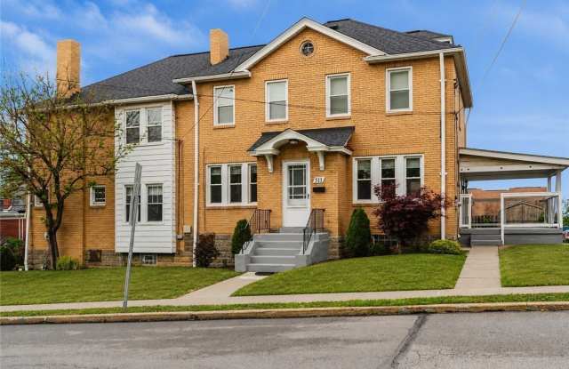 511 WoodBourne Ave photos photos