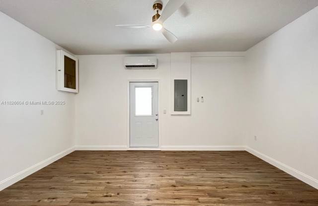 16137 SW 68th St photos photos
