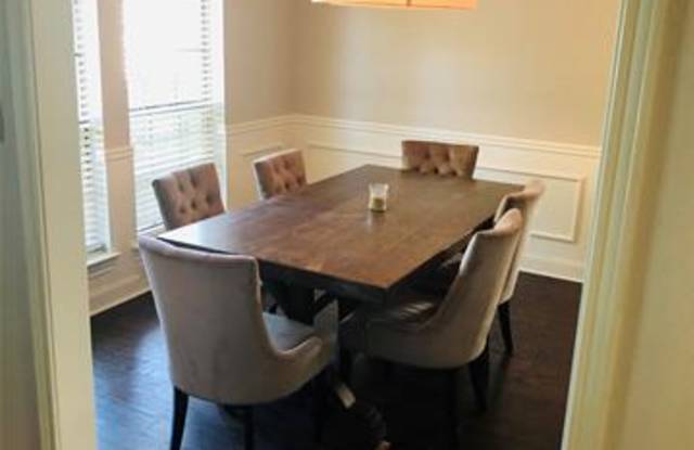 5016 Hatherly Drive Gallery 4