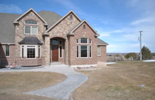 1420 W 4300 S Gallery 1