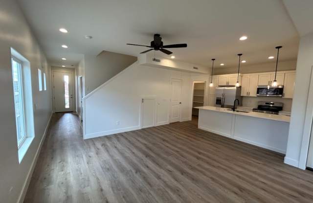 Open Concept! 4 Bed, 2.5 Bath, 2 Car Garage - 1541 East Mead Lane, St. George, UT 84770