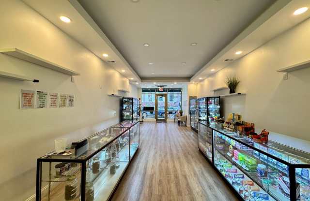 733 WALNUT Street Gallery 3