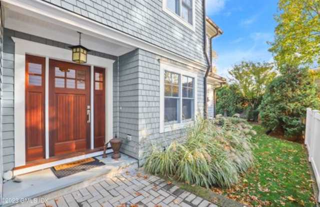39 Woodland Drive - 39 Woodland Drive, Greenwich, CT 06830