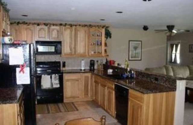 15201 Timberlane Place Gallery 3