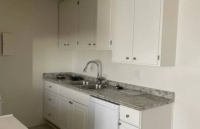 953-961 Elden Ave photos photos