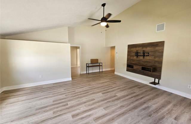2436 ARAPAHO Street Gallery 3