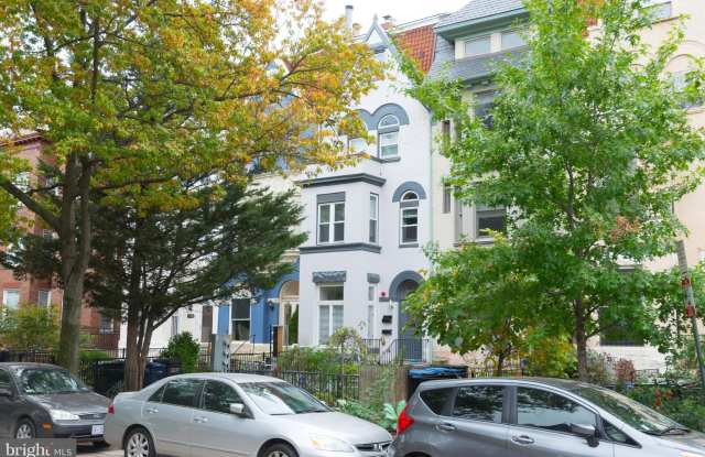 1352 KENYON STREET NW photos photos