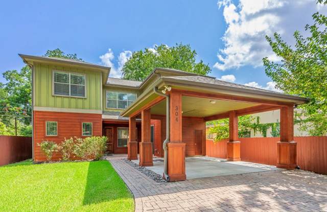 UT PRE-LEASE: Beautiful, Recently Constructed 6 bed/ 4 ba home in North Loop Area, Mins to UT Gallery 4