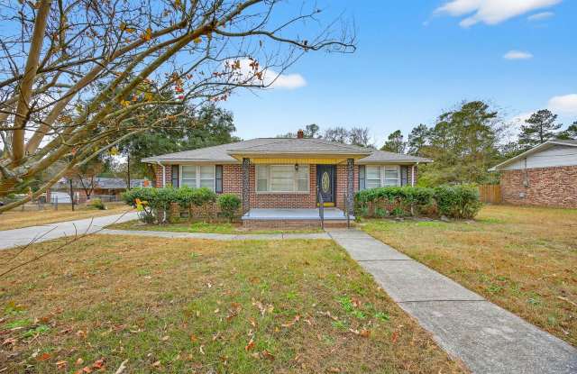 AVAILABLE NOW! ALL-BRICK RANCH IN WEST COLUMBIA! - 914 Beth Drive, Springdale, SC 29169