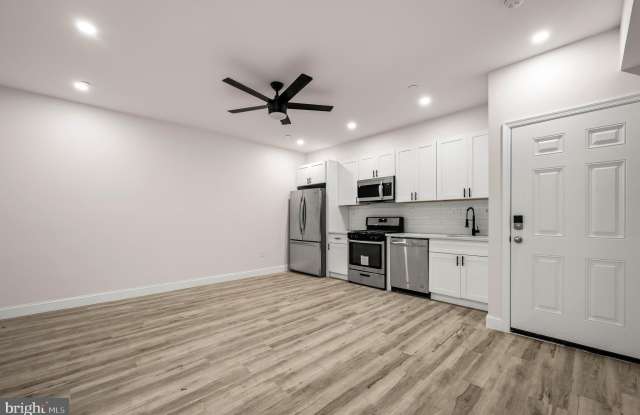 437 W GIRARD Avenue Gallery 4