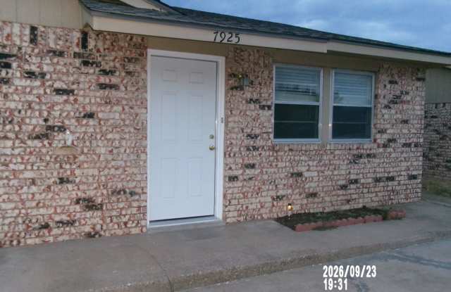 Very nice all electric condo home located in the Crossland area! Gallery 3